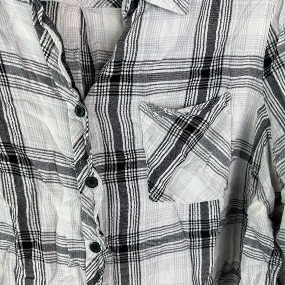 Torrid Button Down Blouse Black and white Plaid‎ size 1X - Picture 3 of 4